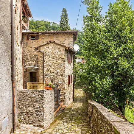 Apartment Peppe's House In Garfagnana - Happy *