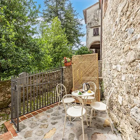 Apartment Peppe's House In Garfagnana - Happy